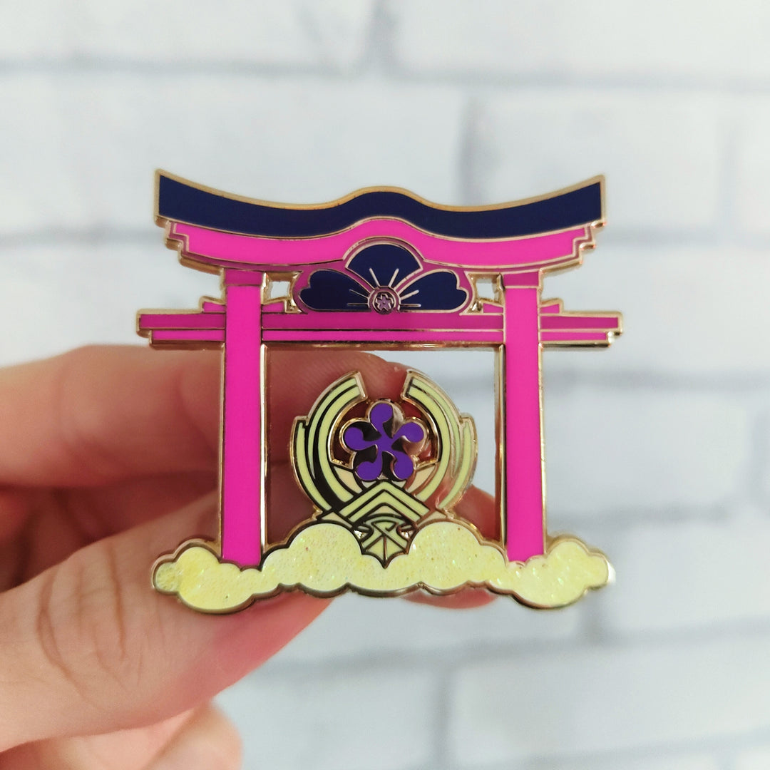 Yae Miko Enamel Pin